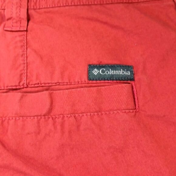 Columbia NWOT Lightweight Cotton Bermuda Shorts Men's 40W. Red 4 Pockets........ - Picture 4 of 11